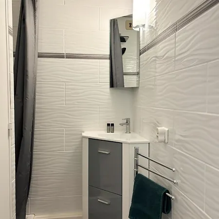 Lumineux Avec Balcon Vue Piscine Lägenhet Agde