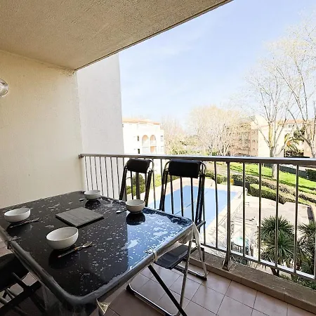 Lägenhet Lumineux Avec Balcon Vue Piscine