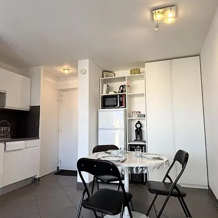 Lumineux Avec Balcon Vue Piscine *